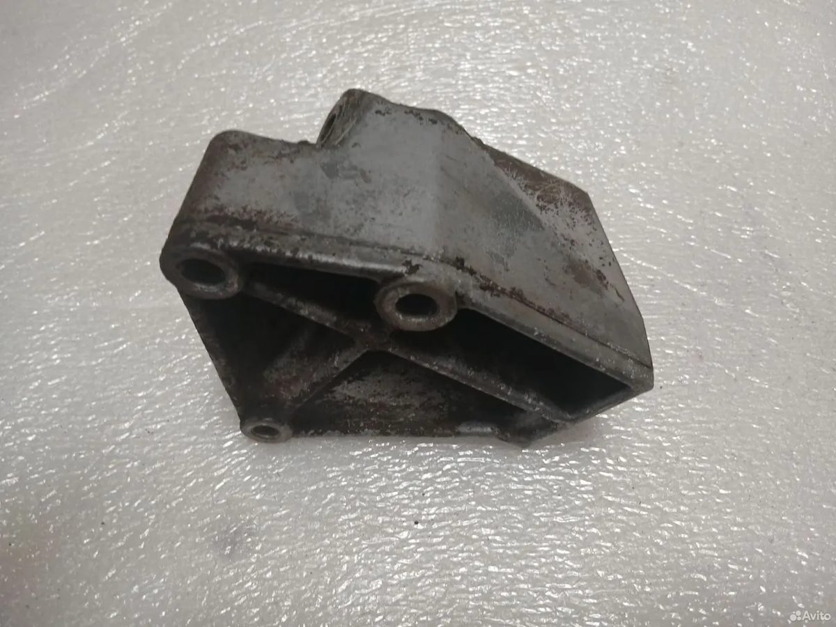 Кронштейн гура Nissan Primera P12 — фото 3