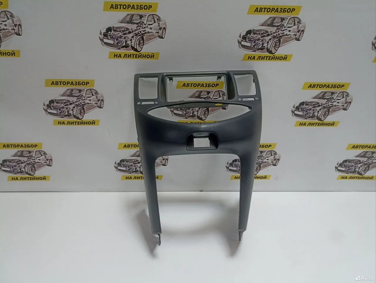 Накладка торпедо средняя Nissan Primera P12