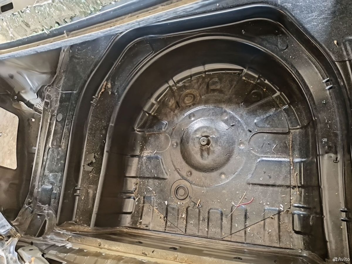 Пол багажника Toyota Camry XV55 — фото 7