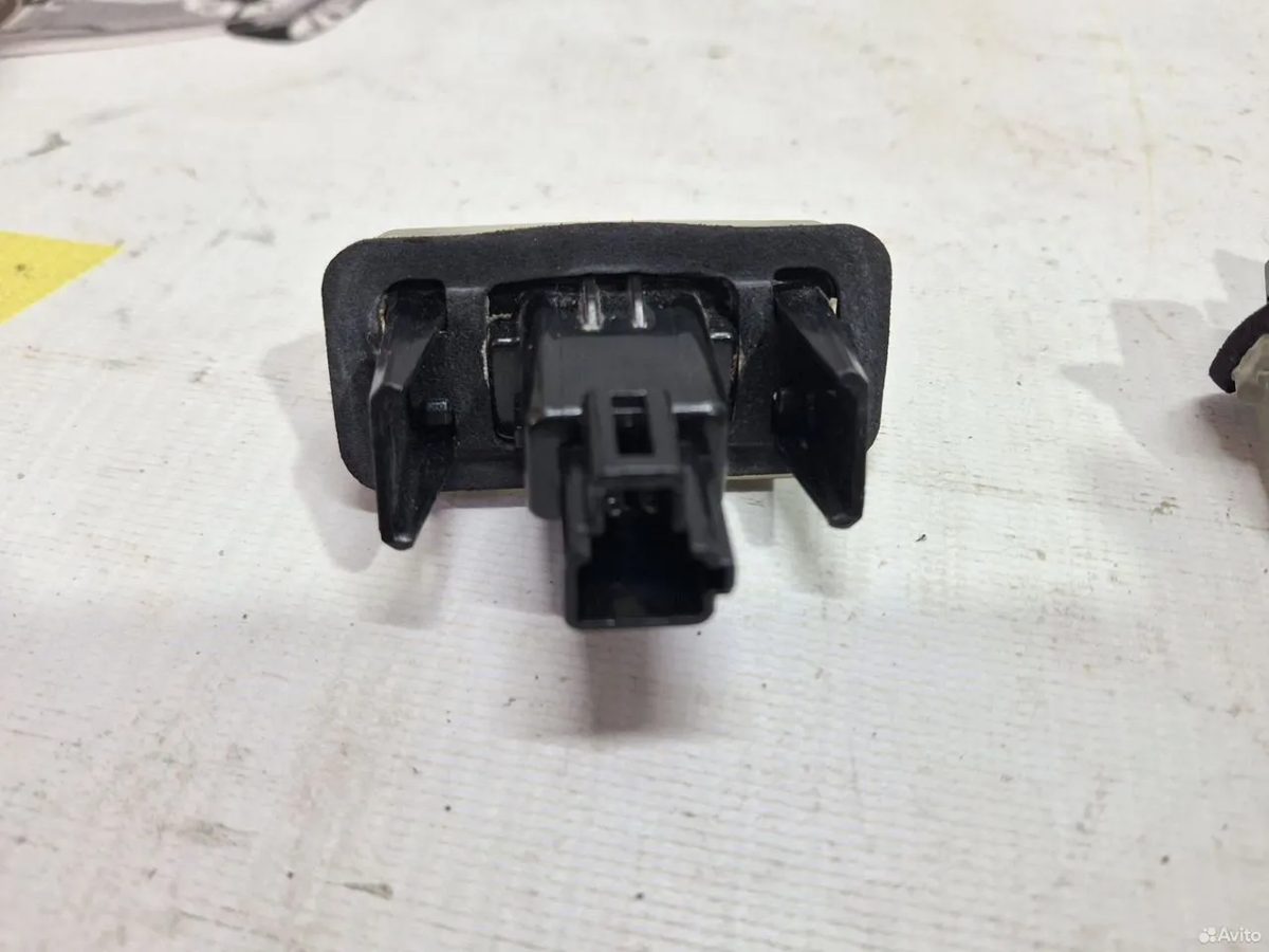 Подсветка номерного знака Toyota Camry XV55 — фото 3