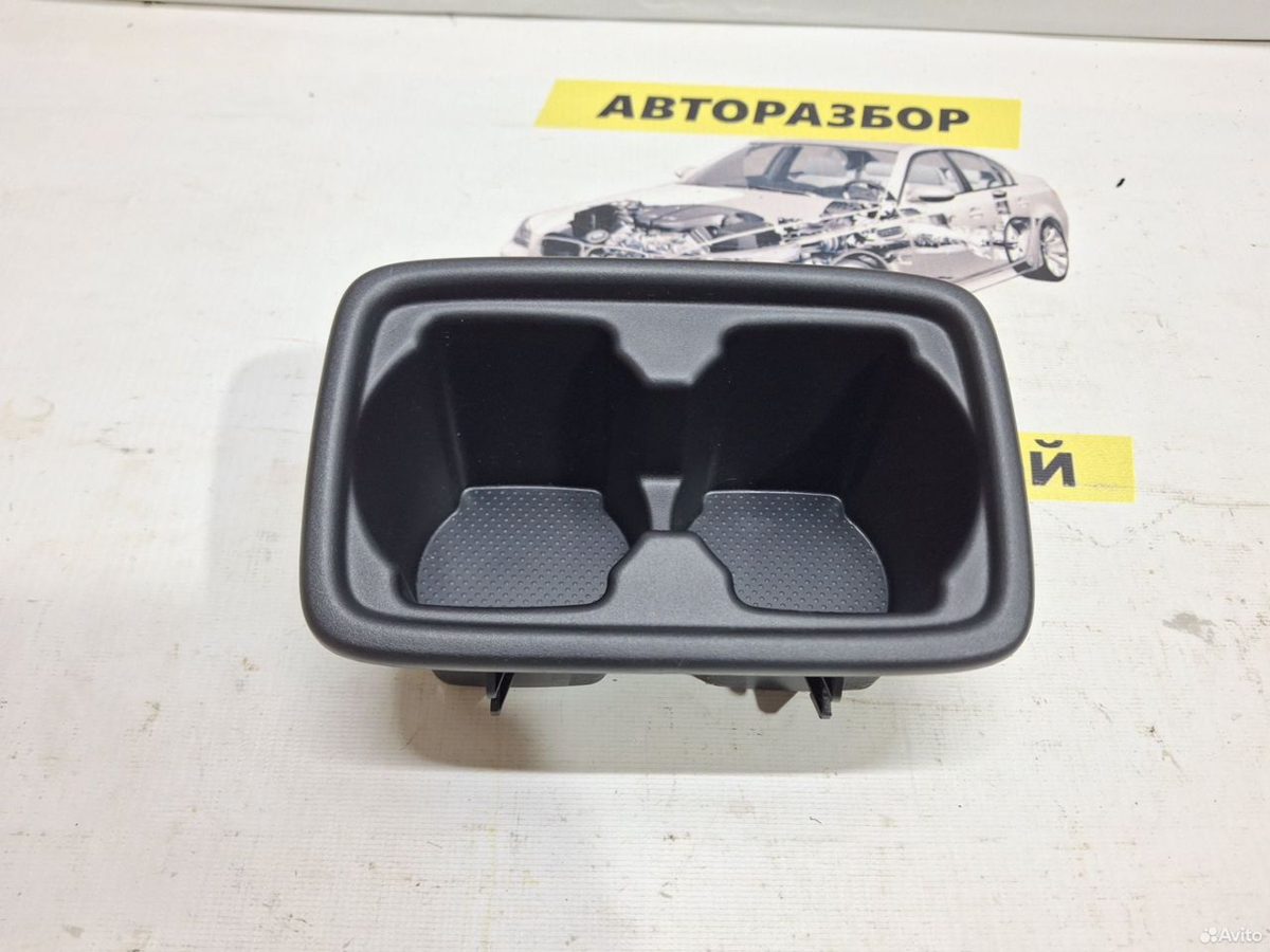 Подстаканник задний Toyota Camry XV50