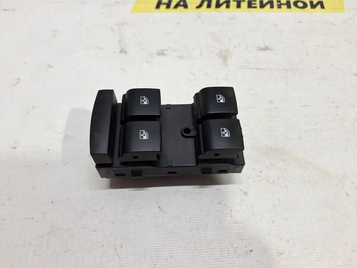 Блок стеклоподъёмников Opel Astra J