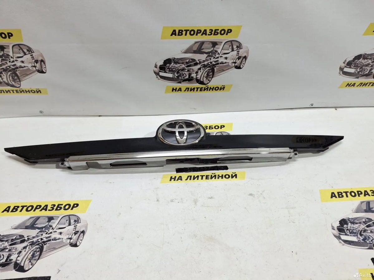 Молдинг крышки багажника Toyota Camry XV55 — фото 3