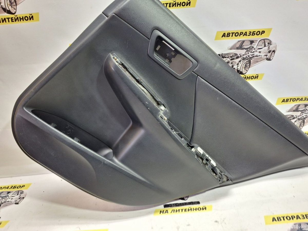 Обшивка двери задняя правая Toyota Camry XV55