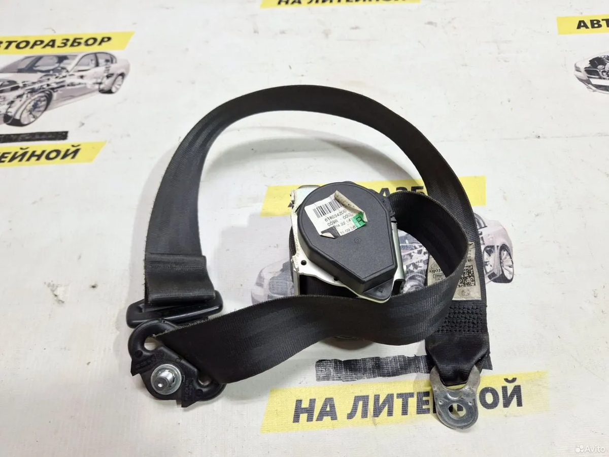 Ремень безопасности передний правый Skoda Yeti
