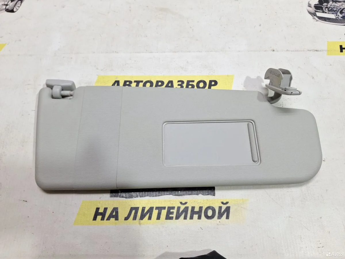Козырёк солнцезащитные правый Skoda Yeti
