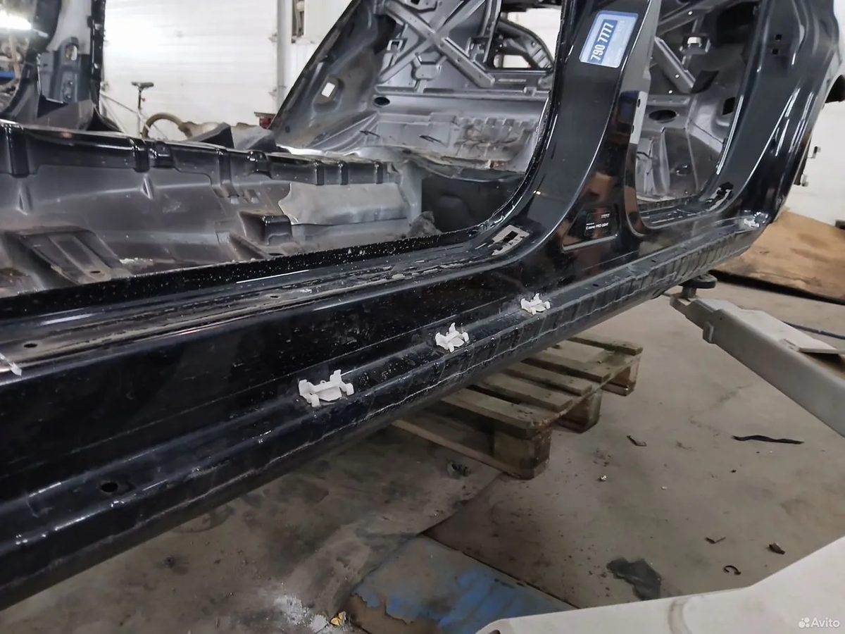 Порог левый Mercedes-Benz W221 Long