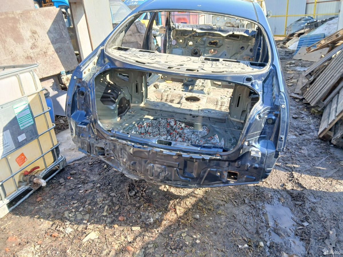 Задняя панель кузова Nissan Primera P12 седан