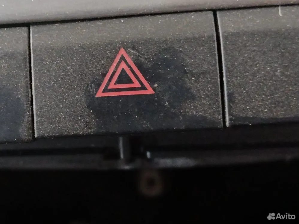 Кнопка аварийки Volkswagen Polo 5 — фото 6