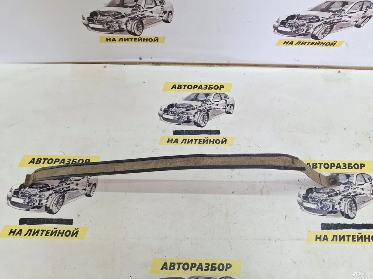 Правое крепления бака Toyota Camry XV40