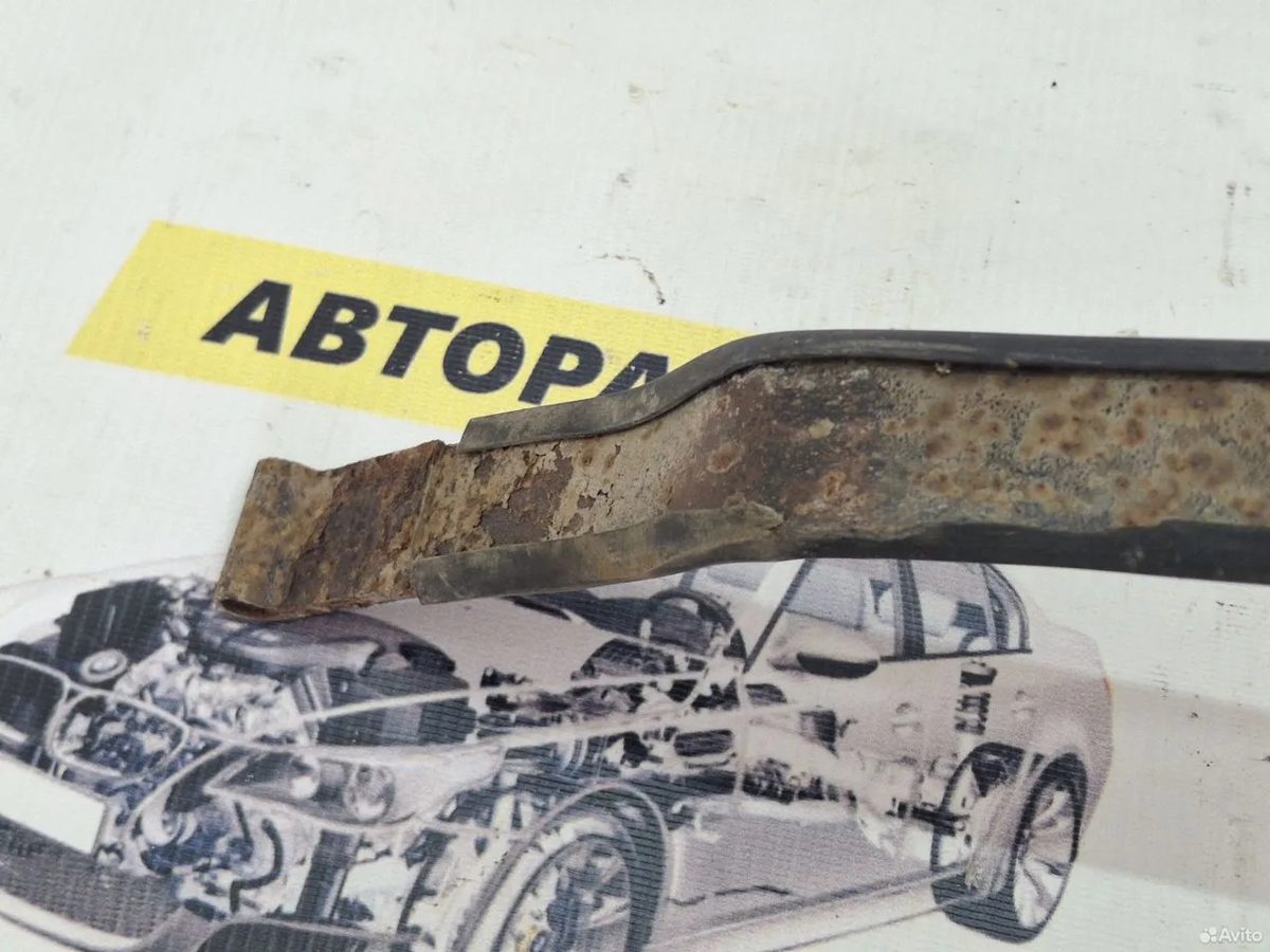 Крепление топливного бака левое Toyota Camry XV40 — фото 2