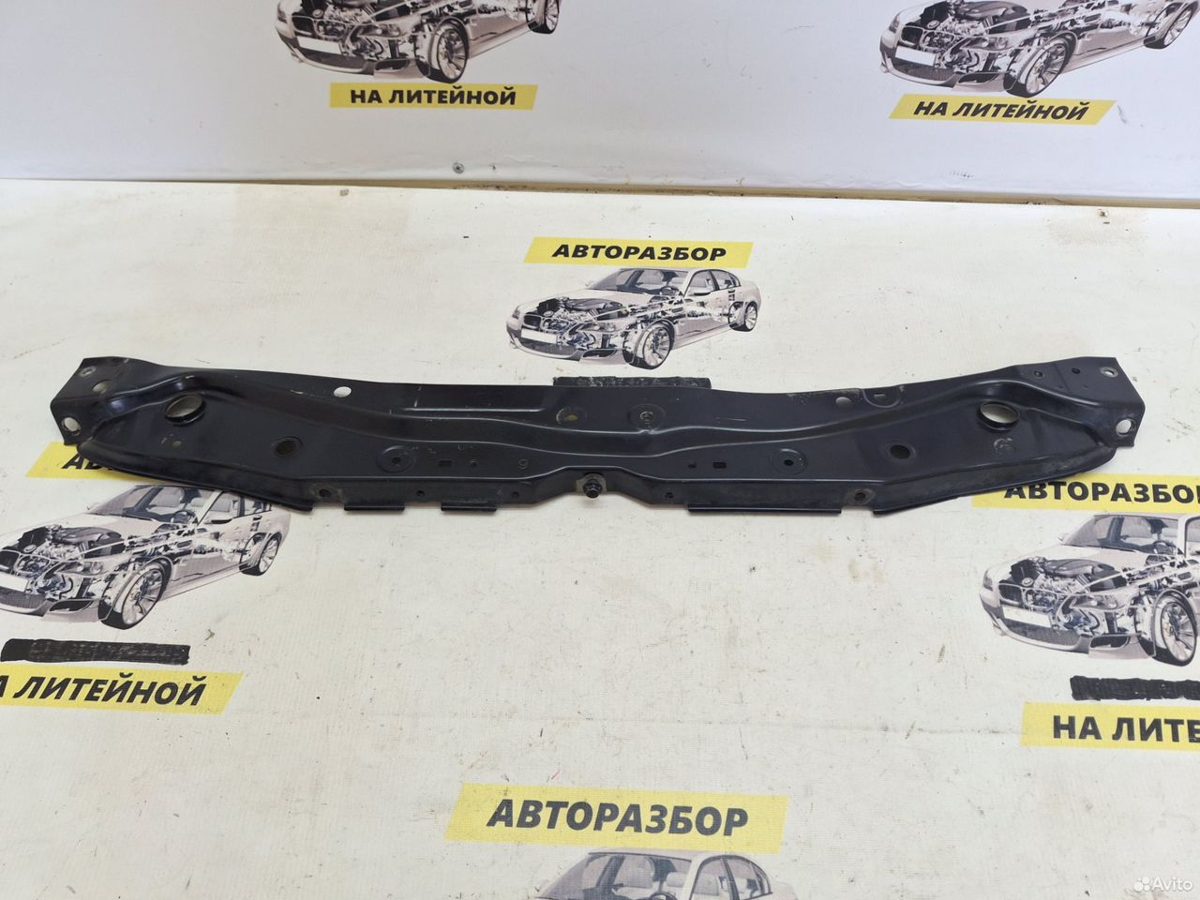 Верхняя часть рамки радиатора Toyota Camry XV55