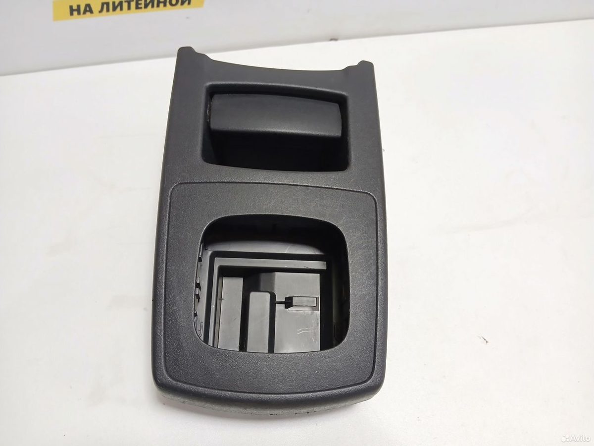 Накладка подлокотника Renault Grand Scenic 3