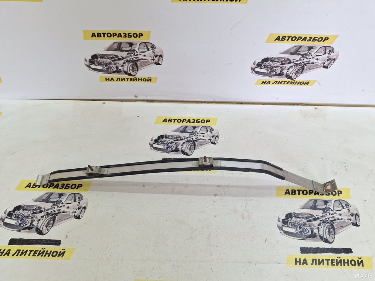 Крепление бака правое Toyota Camry XV50