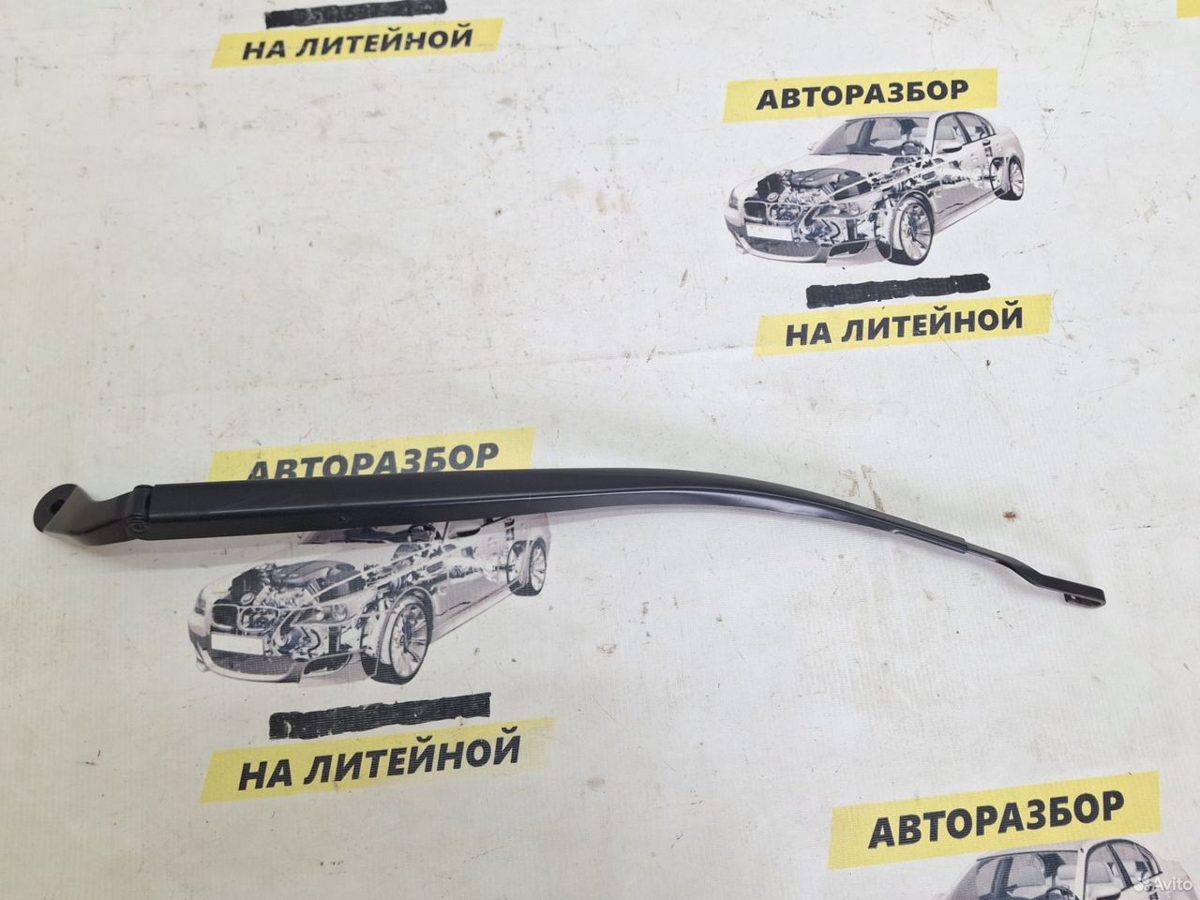 Поводок дворника правый Toyota Camry XV50