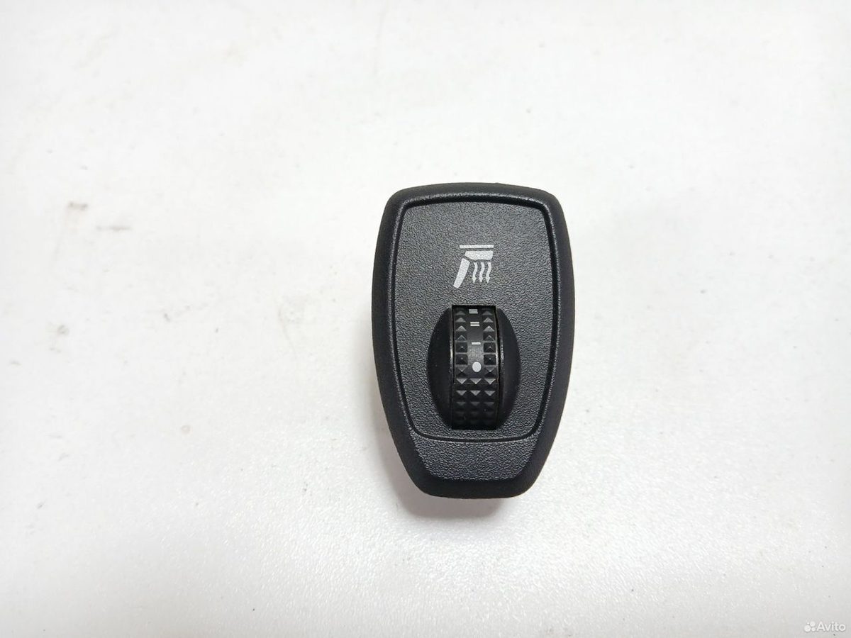 Кнопка подогрева сидений Renault Grand Scenic 3