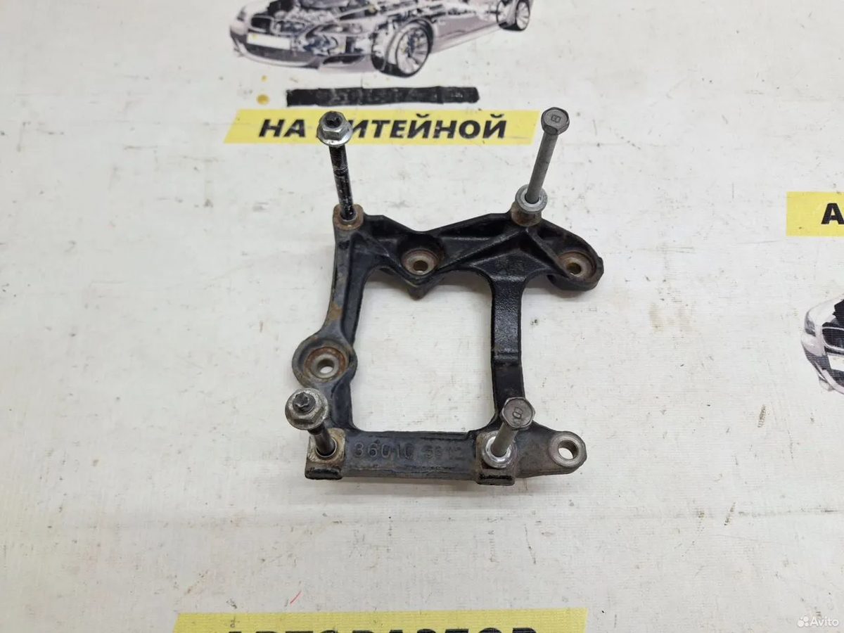 Кронштейн кондиционера Toyota Camry XV55