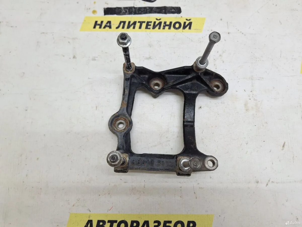 Кронштейн кондиционера Toyota Camry XV55 — фото 2