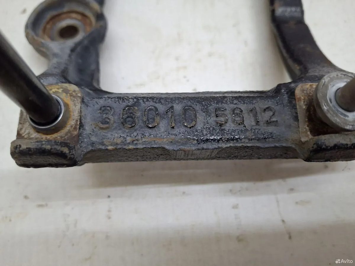 Кронштейн кондиционера Toyota Camry XV55 — фото 5