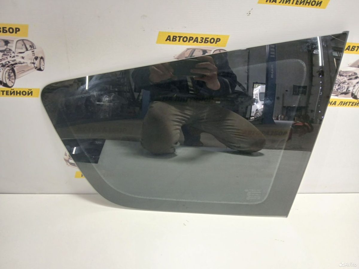 Стекло заднее правое Renault Grand Scenic 3