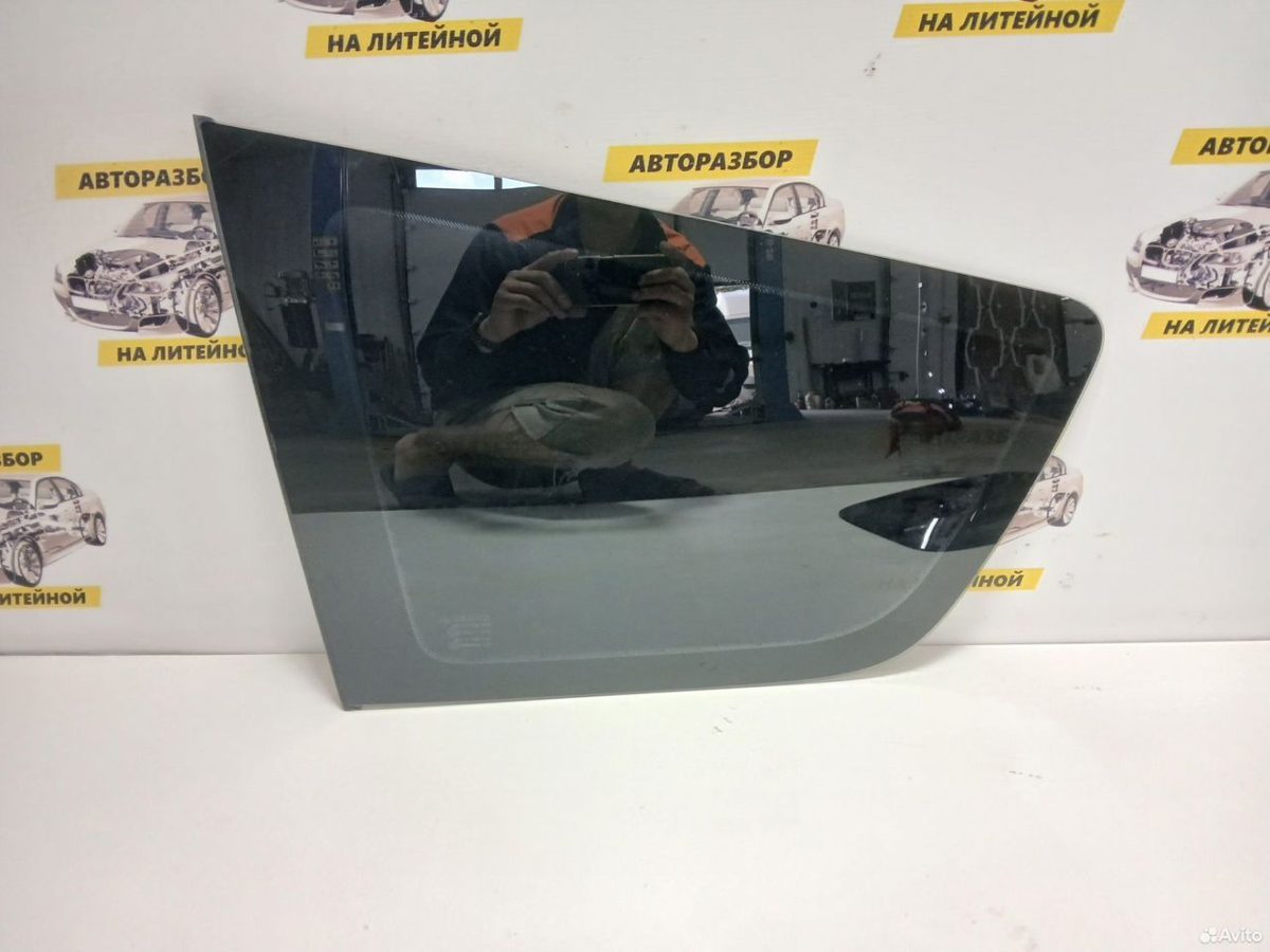 Стекло заднее левое Renault Grand Scenic 3