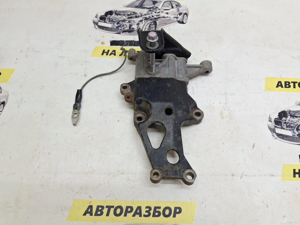 Кронштейн крепления двигателя Toyota Camry XV55