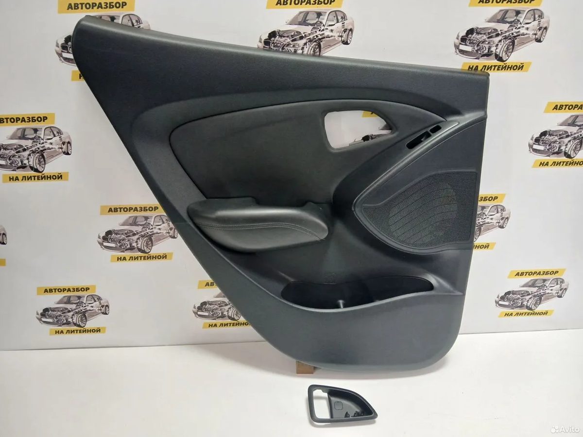 Обшивка двери задняя левая Hyundai IX35 2011