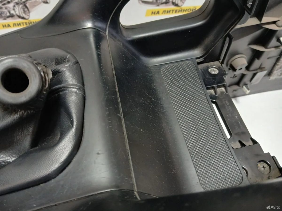 Подлокотник в сборе Hyundai IX35 — фото 3